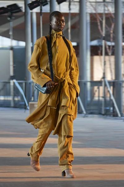 Look 28